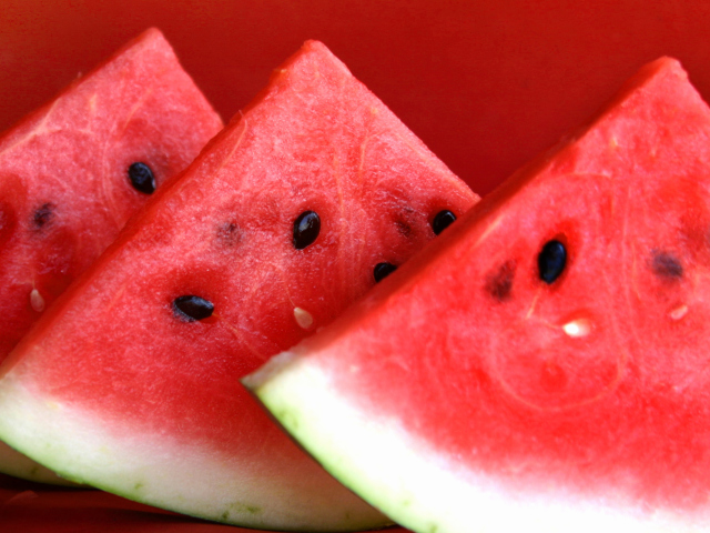 Обои Slices Of Watermelon 640x480