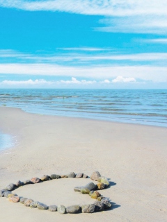 Fondo de pantalla Heart Of Pebbles On Beach 240x320