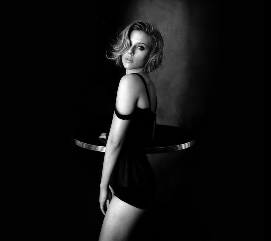 Hot Scarlett Johansson Monochrome wallpaper 1080x960