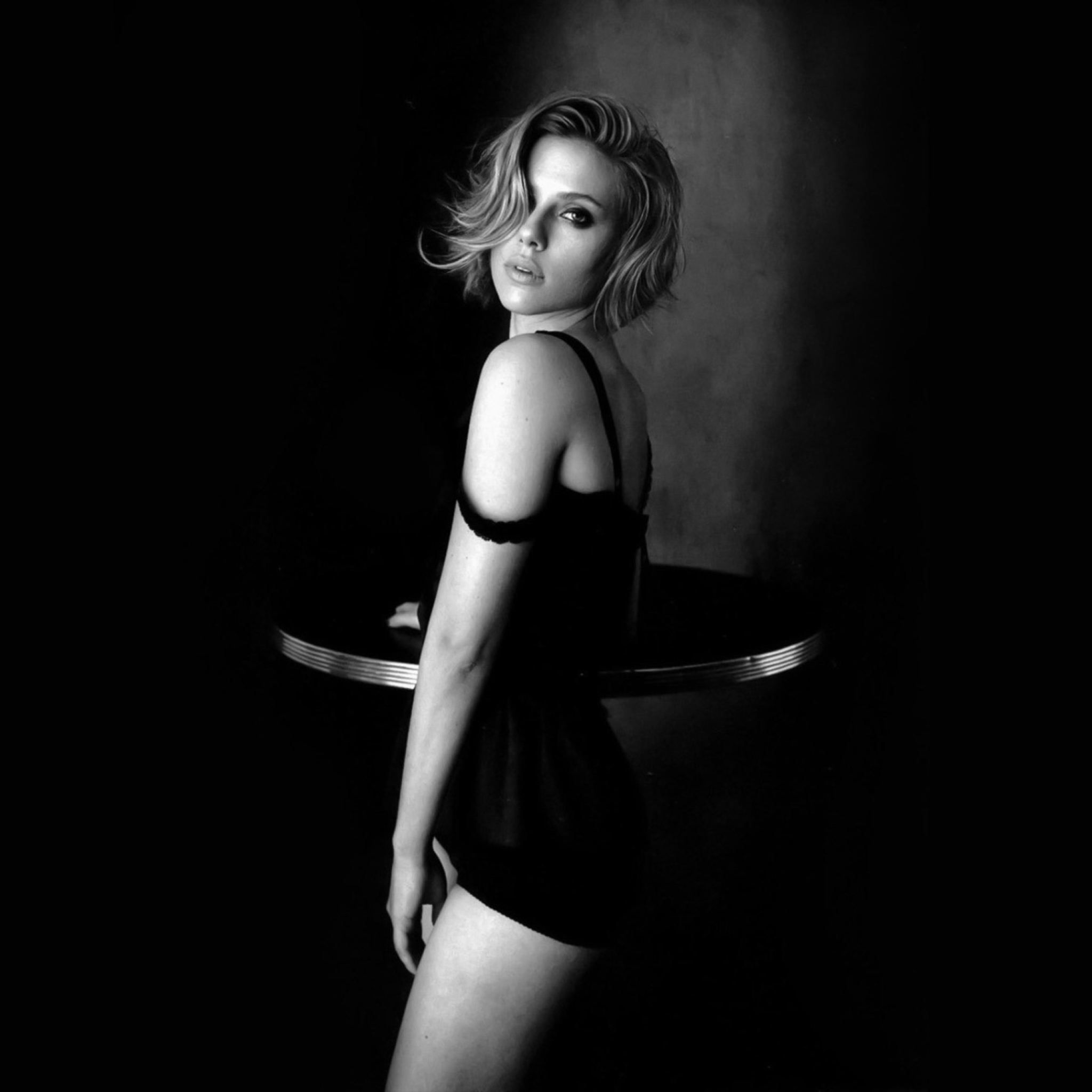 Das Hot Scarlett Johansson Monochrome Wallpaper 2048x2048