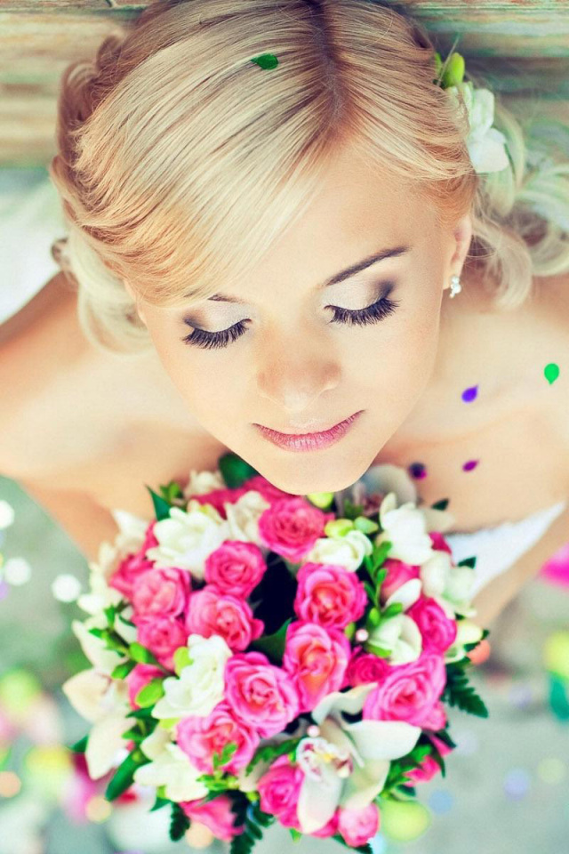 Fondo de pantalla Cute Blonde Bride 640x960