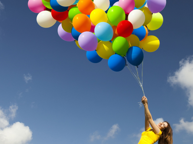 Das Girl With Balloons Wallpaper 640x480