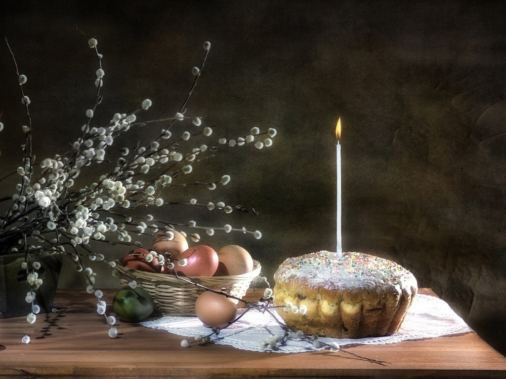 Easter Cake With Candle wallpaper 1024x768