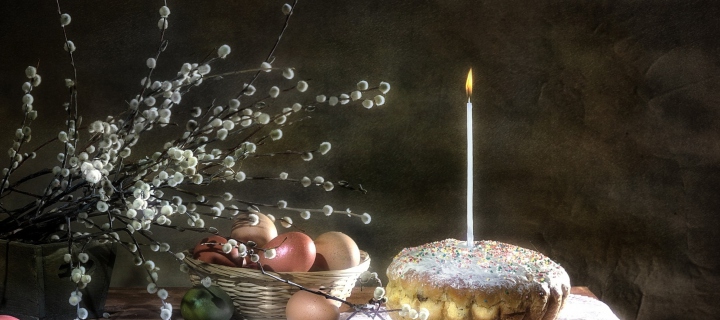 Easter Cake With Candle wallpaper 720x320