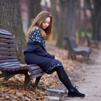 Beautiful Girl Sitting On Bench In Autumn Park wallpaper 208x208