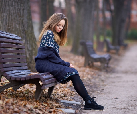 Beautiful Girl Sitting On Bench In Autumn Park wallpaper 480x400