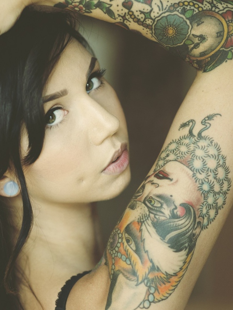 Tattooed Girl wallpaper 480x640
