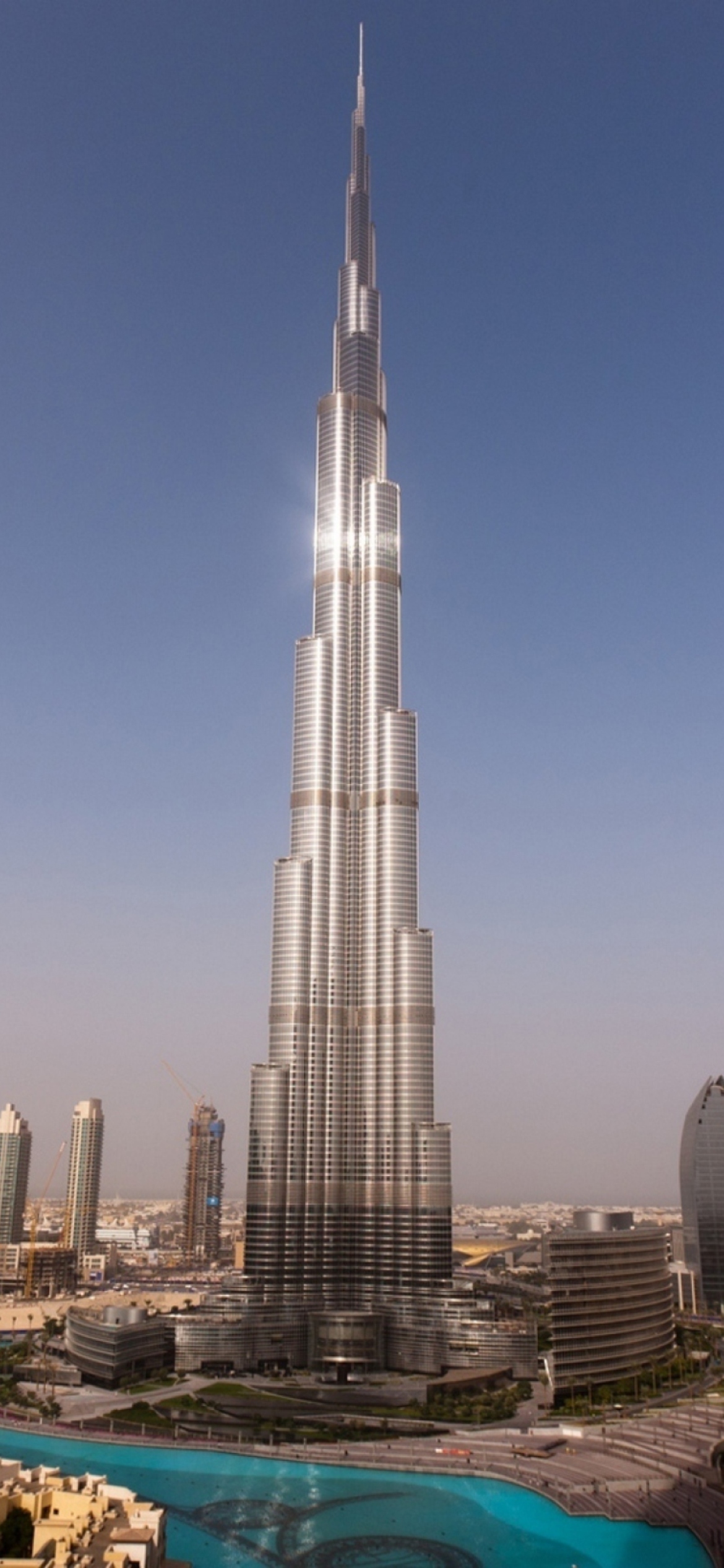 Dubai - Burj Khalifa wallpaper 1170x2532