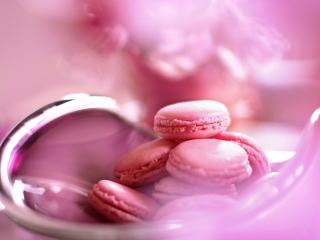 Обои Pink Macarons 320x240