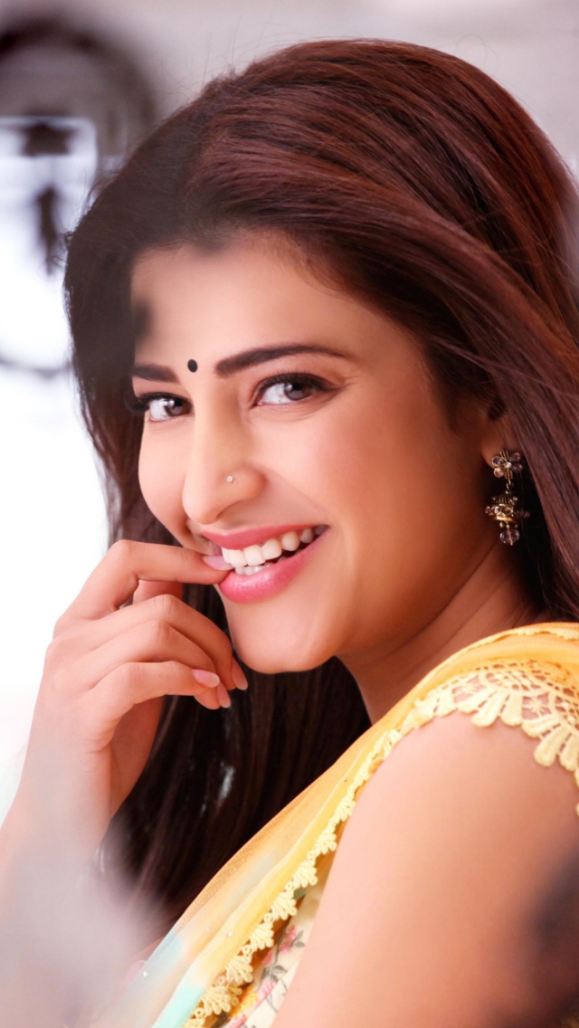 Das Actress Shruti Haasan Wallpaper 640x1136