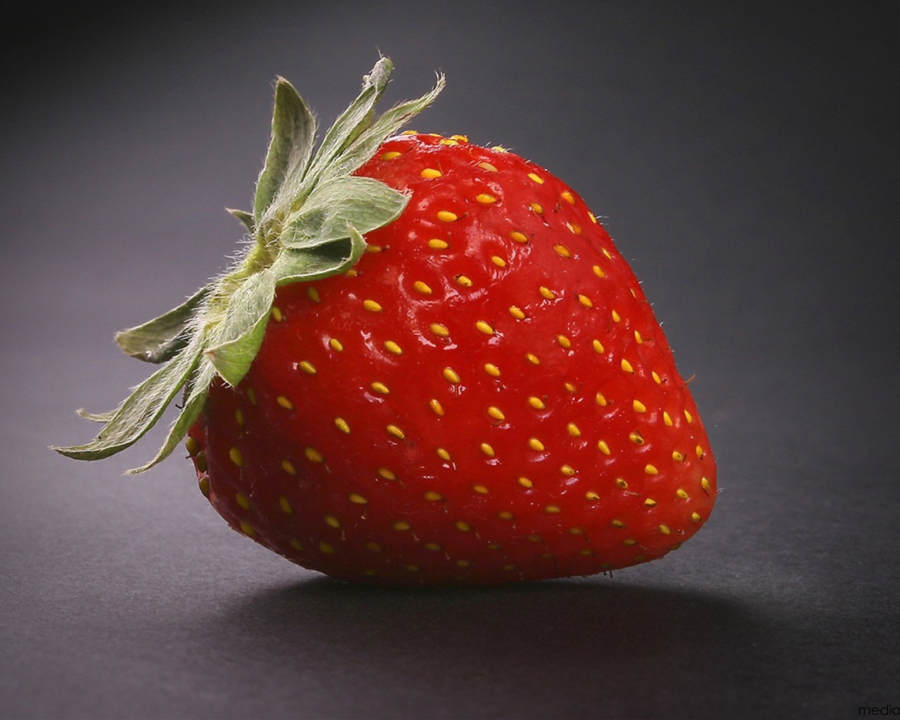 Обои Strawberry 1280x1024