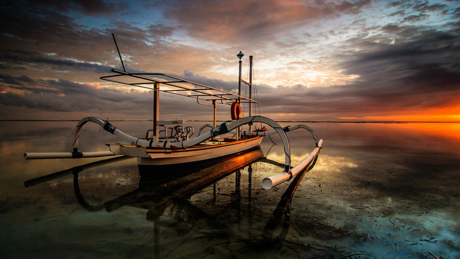 Fondo de pantalla Landscape with Boat in Ocean 1600x900