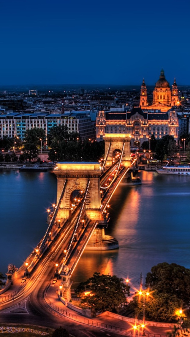 Обои Budapest 640x1136