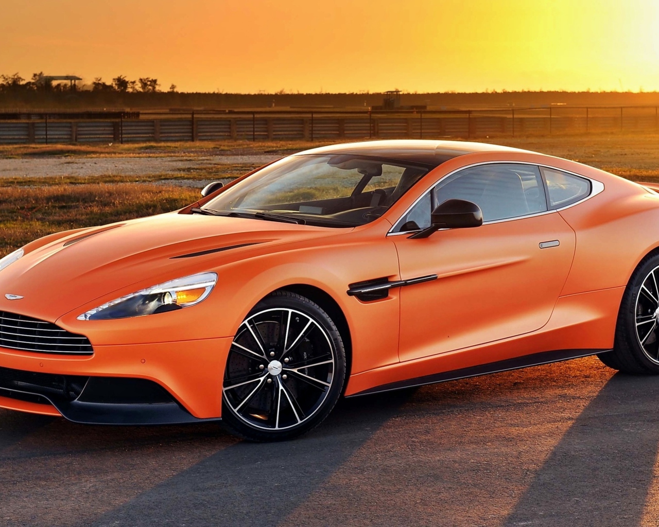 Screenshot №1 pro téma Aston Martin Vanquish 1280x1024