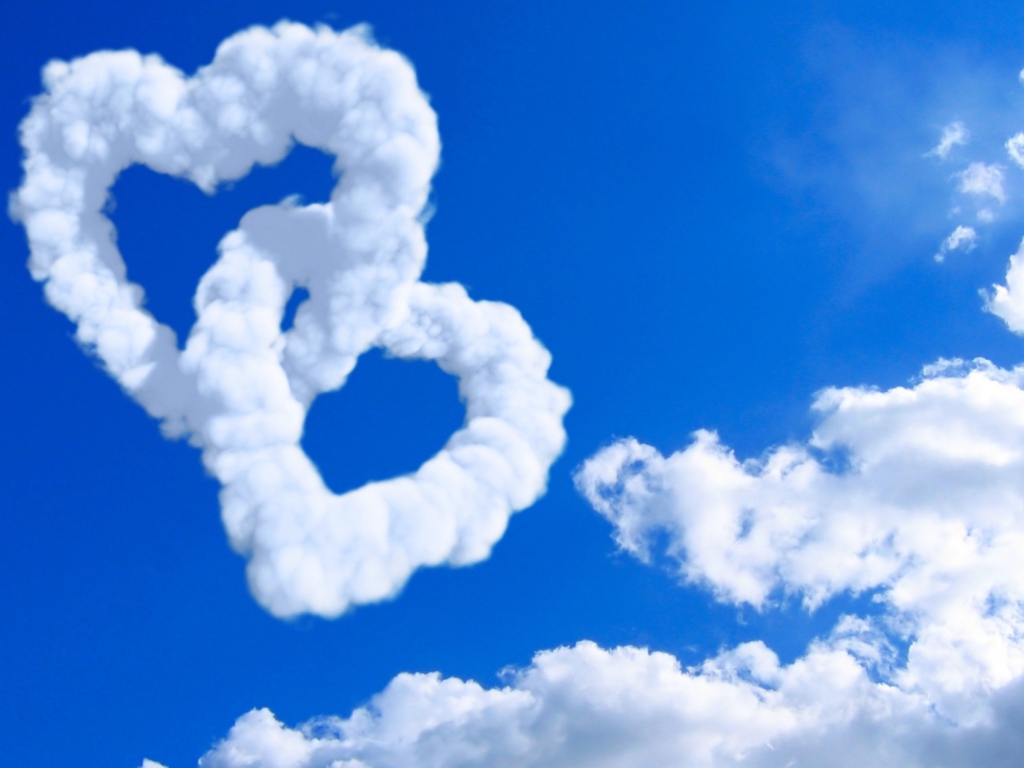 Das Heart Shaped Clouds Wallpaper 1024x768