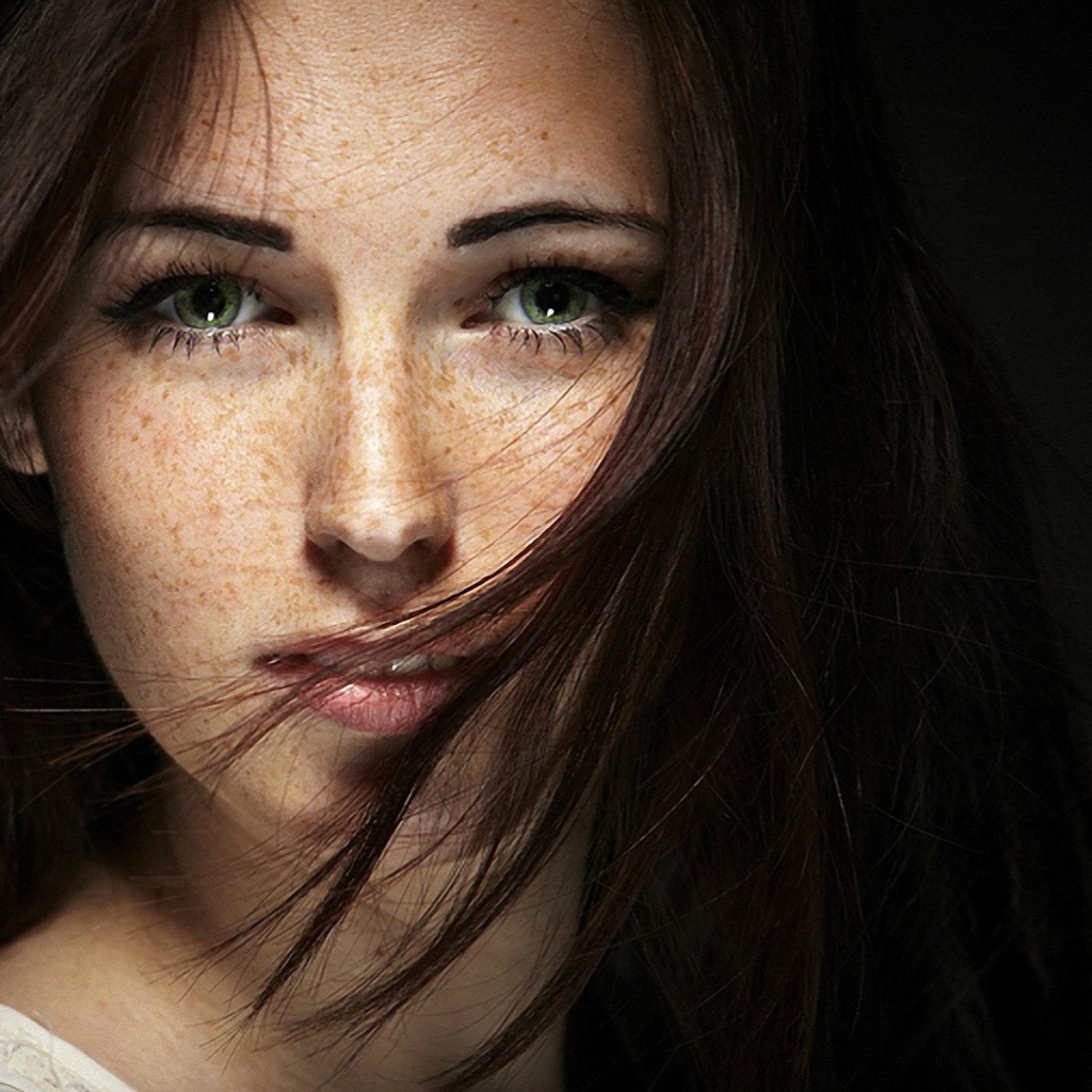 Brunette With Freckles wallpaper 1024x1024