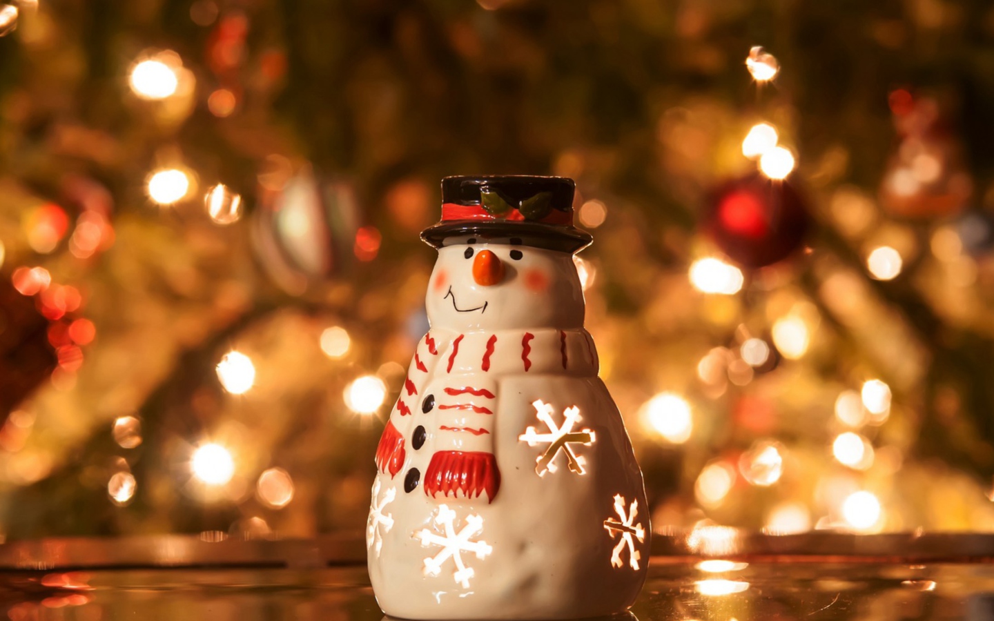 Screenshot №1 pro téma Christmas Snowman Candle 1440x900