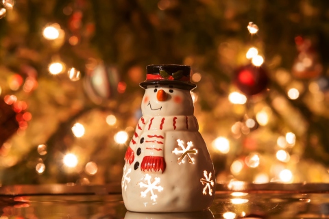 Das Christmas Snowman Candle Wallpaper 480x320