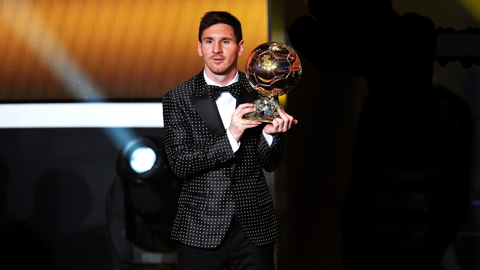 Fondo de pantalla Lionel Messi Football Star 1600x900