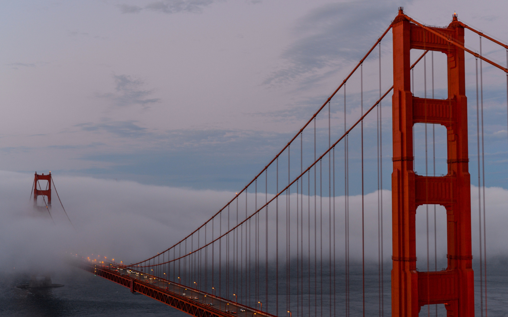 Screenshot №1 pro téma Golden Gate Bridge in Fog 1680x1050