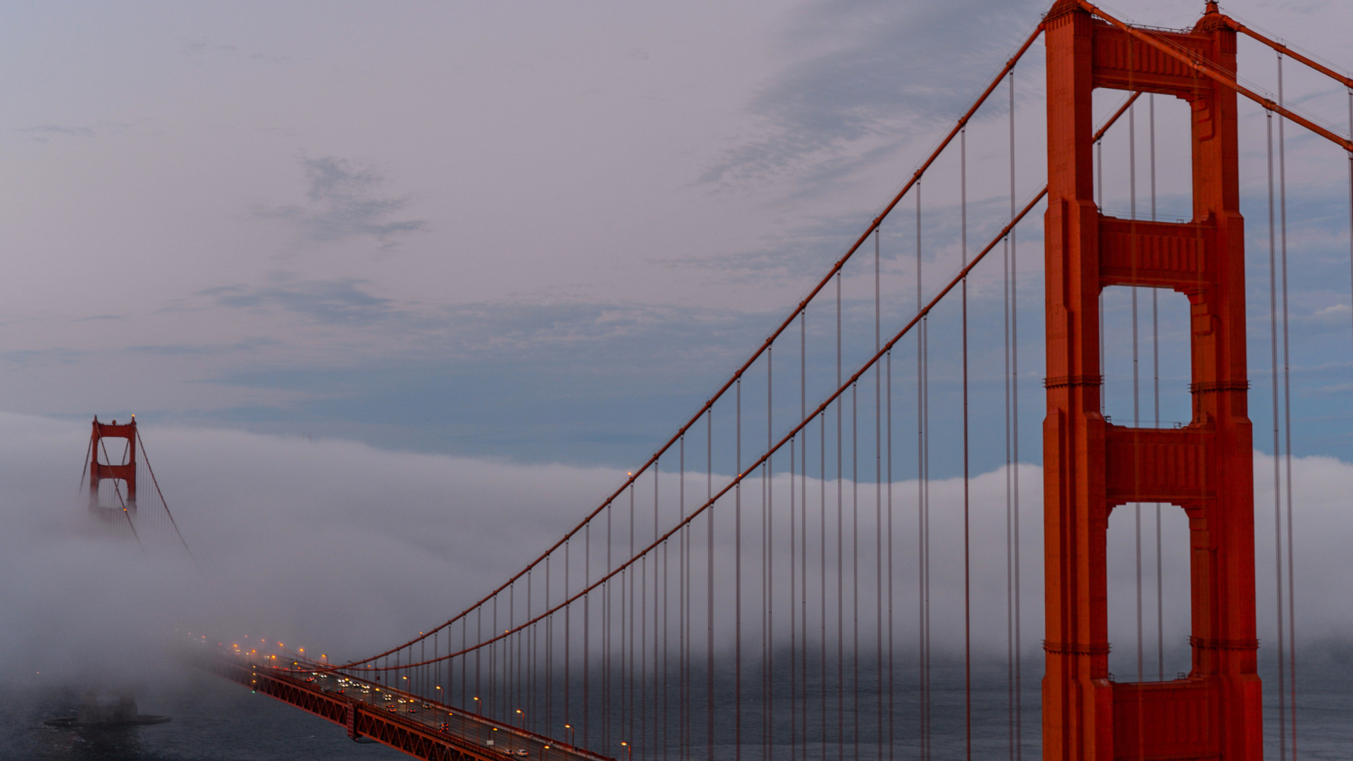 Golden Gate Bridge in Fog wallpaper 1920x1080