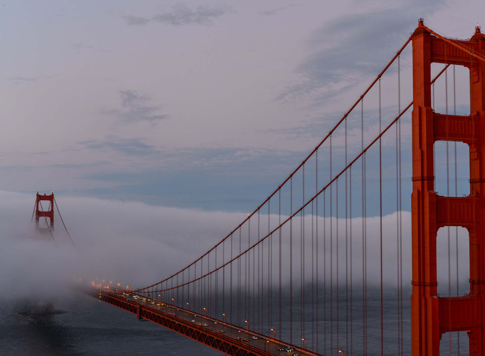 Обои Golden Gate Bridge in Fog 1920x1408