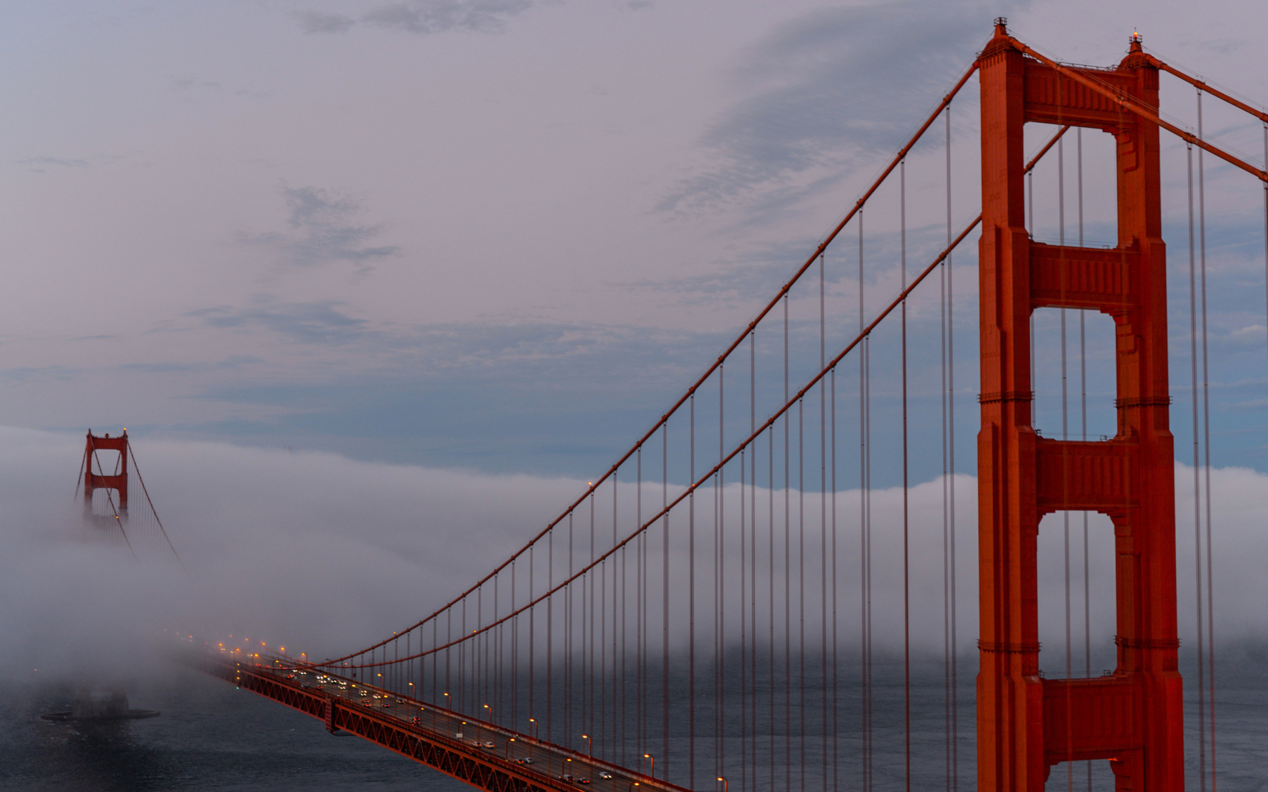 Обои Golden Gate Bridge in Fog 2560x1600