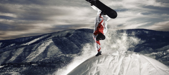Snowboarding in Austria, Kitzbuhel wallpaper 720x320