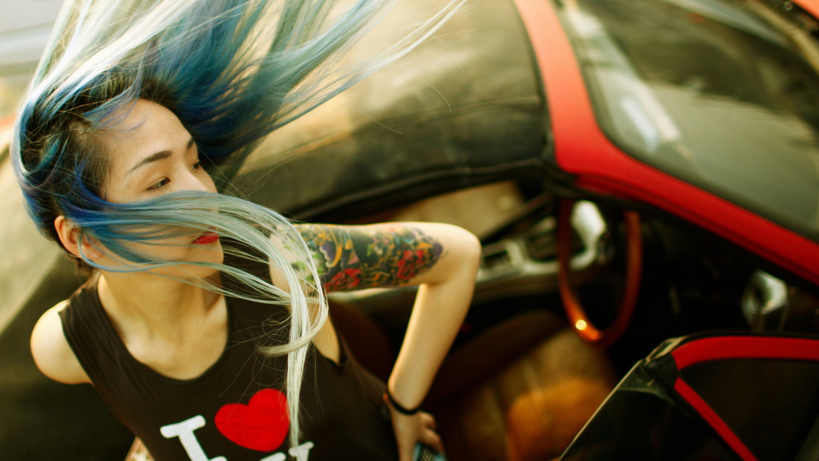 Cool Asian Girl With Blue Hair & I Love NY T-shirt wallpaper 1600x900