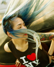 Das Cool Asian Girl With Blue Hair & I Love NY T-shirt Wallpaper 176x220