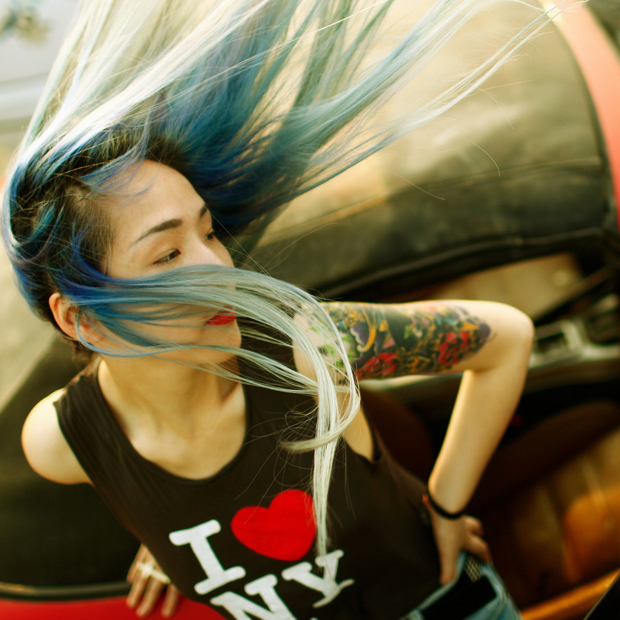 Das Cool Asian Girl With Blue Hair & I Love NY T-shirt Wallpaper 2048x2048