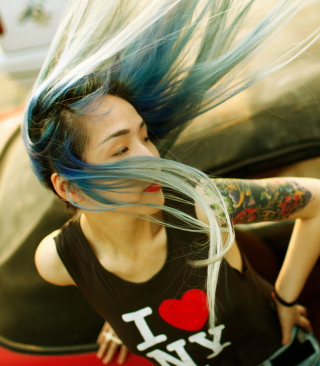 Cool Asian Girl With Blue Hair & I Love NY T-shirt - Obrázkek zdarma pro Nokia C2-01