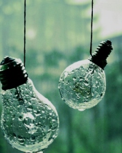 Обои Light Bulbs And Water Drops 176x220