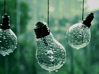 Das Light Bulbs And Water Drops Wallpaper 320x240
