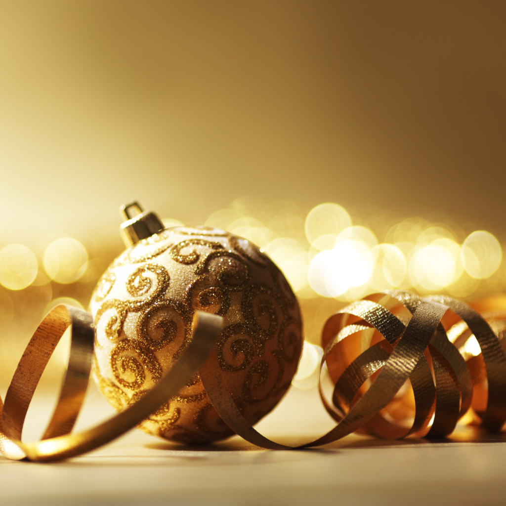 Fondo de pantalla Golden Christmas Decorations 1024x1024
