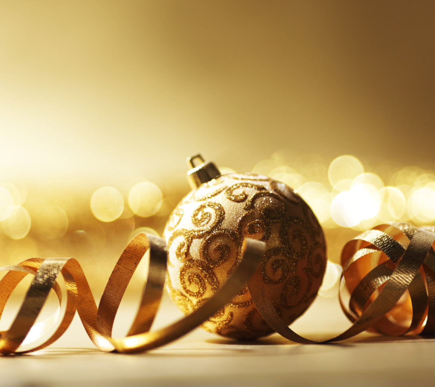Fondo de pantalla Golden Christmas Decorations 1440x1280