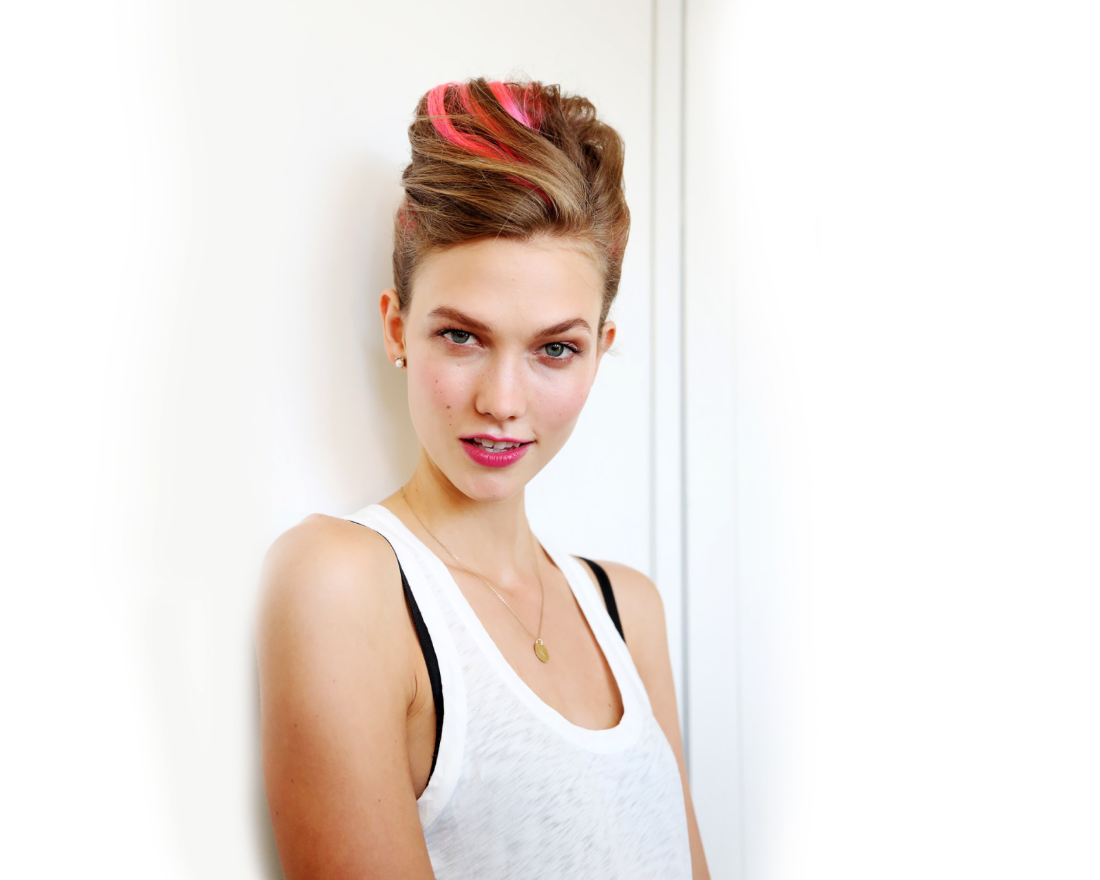 Fondo de pantalla Karlie Kloss Model 1600x1280