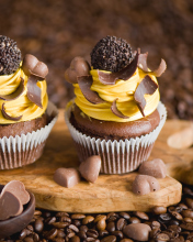 Das Cream And Chocolate Cupcakes Wallpaper 176x220