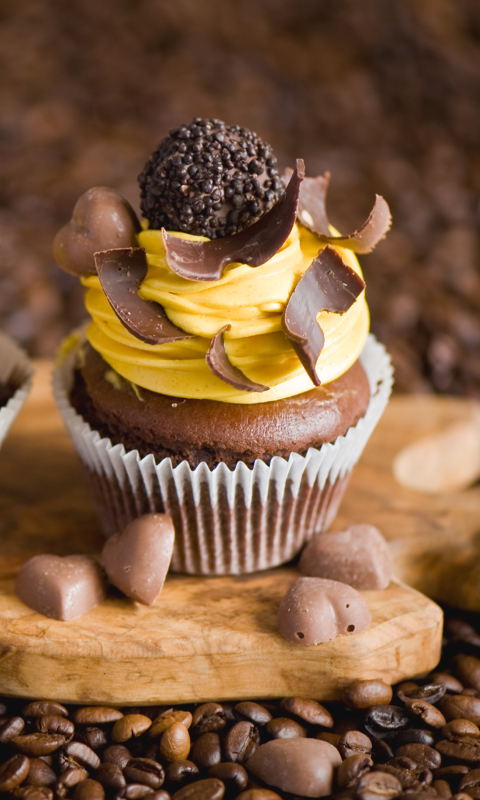 Sfondi Cream And Chocolate Cupcakes 480x800