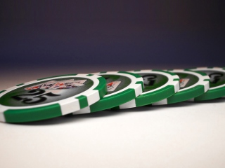 Das Texas Holdem Poker Chips Wallpaper 320x240