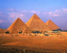 Fondo de pantalla Nubian Pyramids 220x176