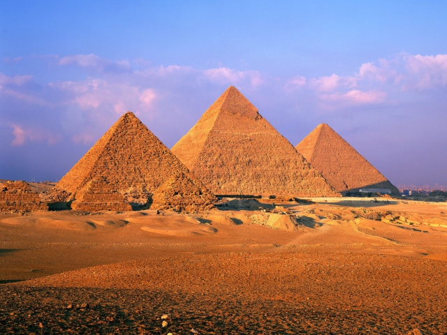 Обои Nubian Pyramids 640x480