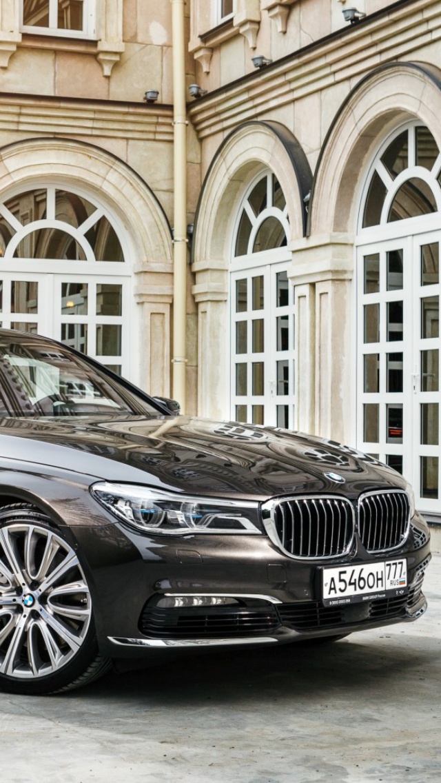 Fondo de pantalla BMW 7 Series G12 640x1136