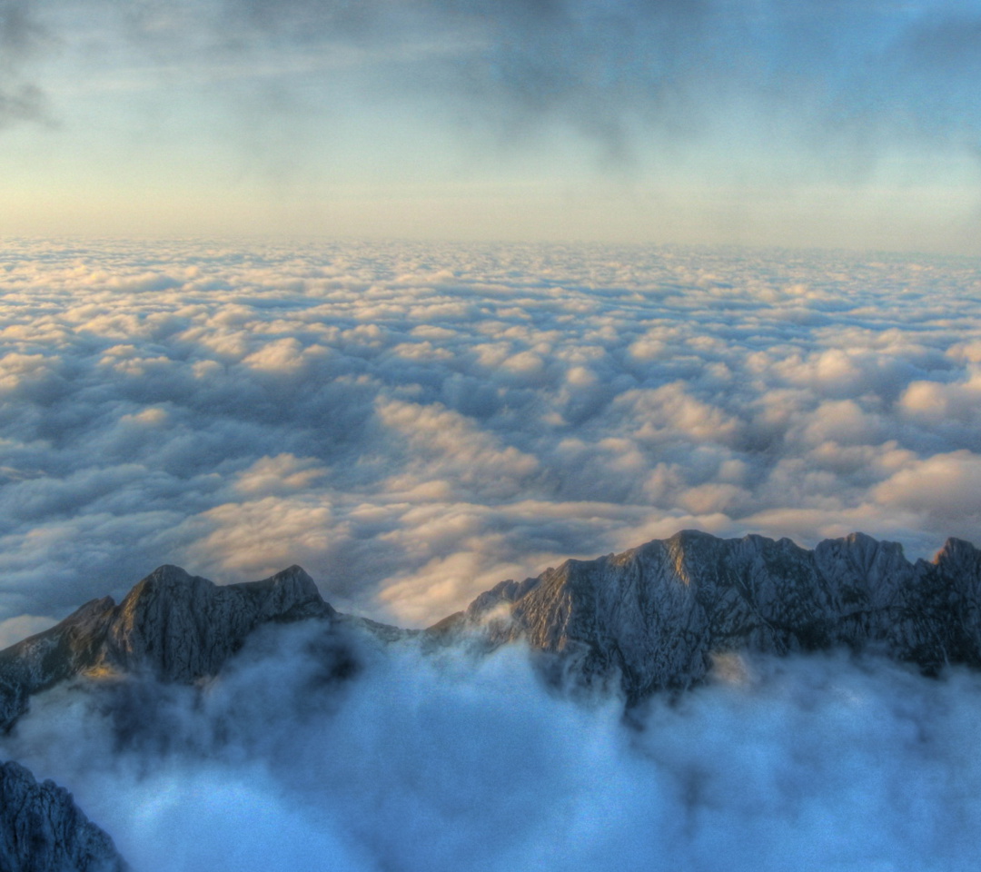 Sfondi Fog above Andes 1080x960