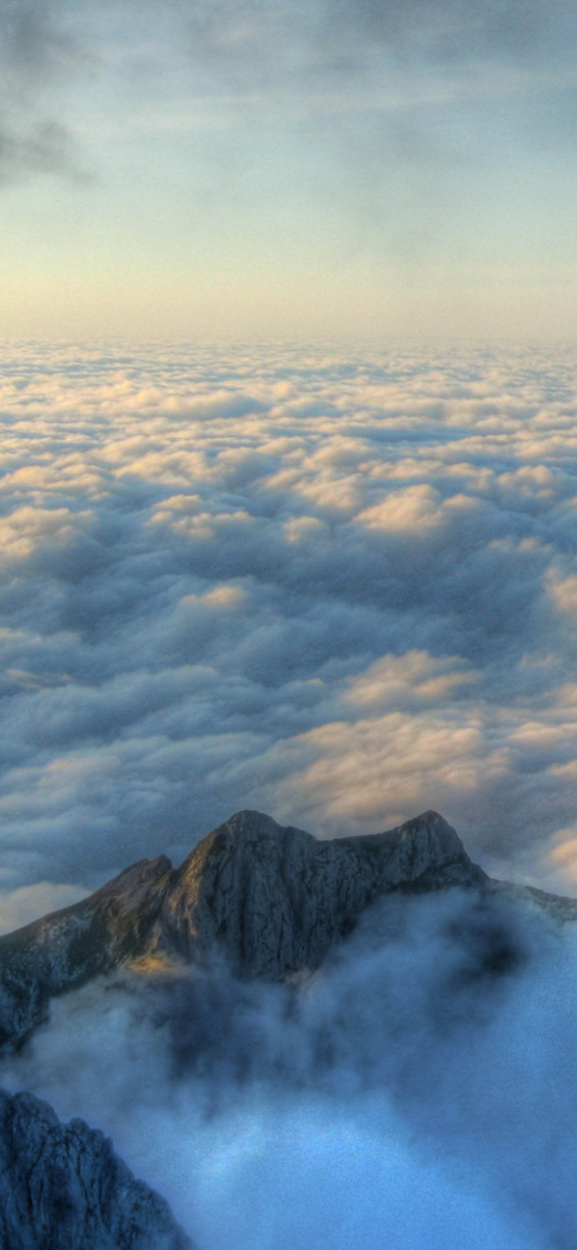 Sfondi Fog above Andes 1170x2532