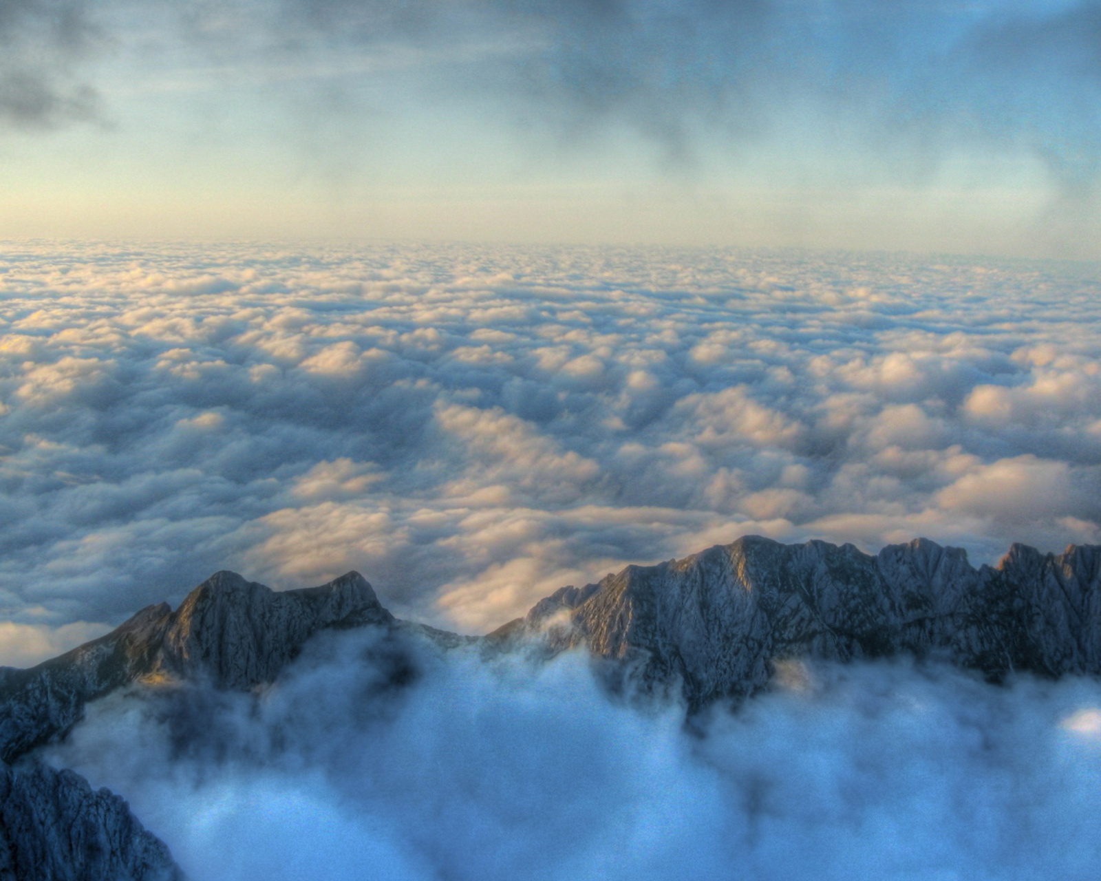 Sfondi Fog above Andes 1600x1280