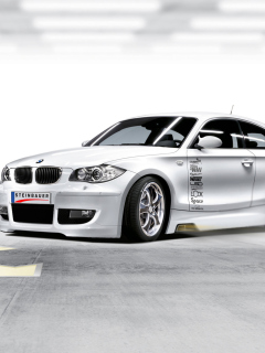 Fondo de pantalla BMW 1 Series 240x320