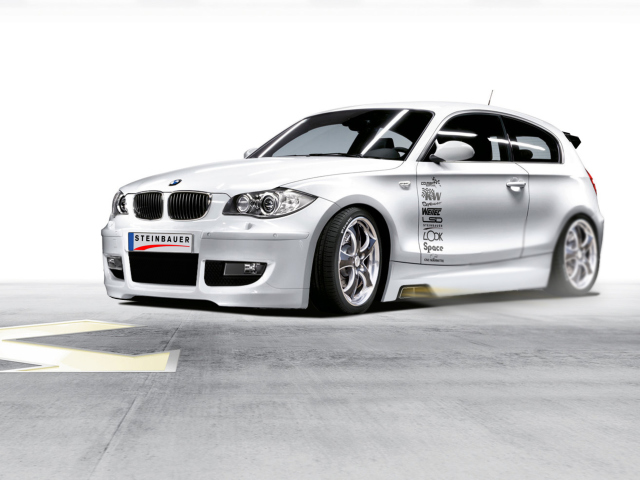 Fondo de pantalla BMW 1 Series 640x480