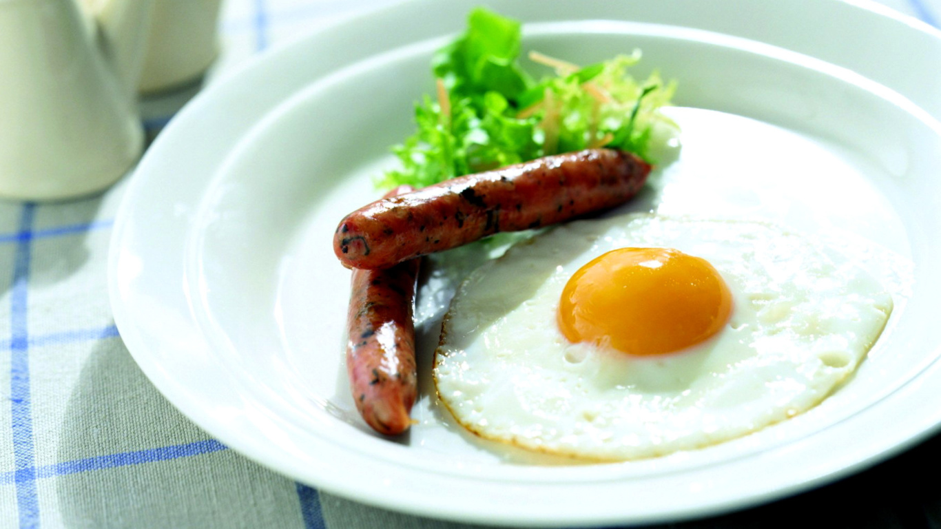 Sfondi Breakfast with Sausage 1366x768