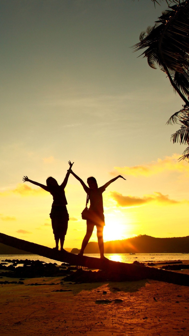 Happiness At Sunset wallpaper 640x1136